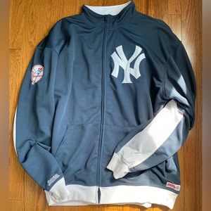 Stitches size 2XL but fits more like XL